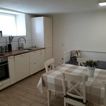 Fiore Gaestezimmer * Uettingen