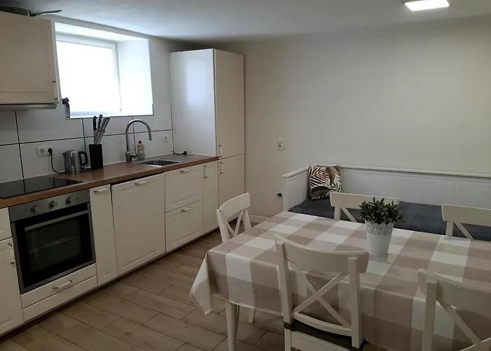 Fiore Gaestezimmer * Uettingen